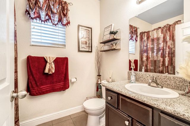 877 Sandra Avenue, Sanger, CA 93657