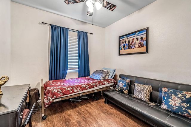 877 Sandra Avenue, Sanger, CA 93657