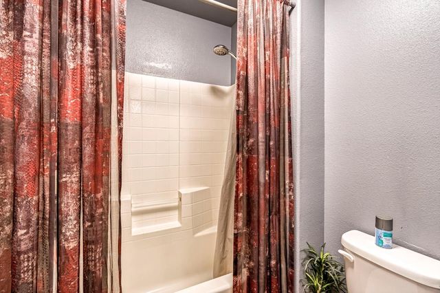 877 Sandra Avenue, Sanger, CA 93657