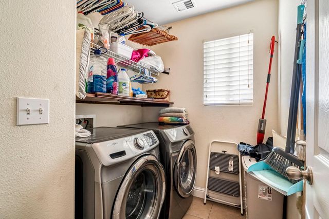 877 Sandra Avenue, Sanger, CA 93657