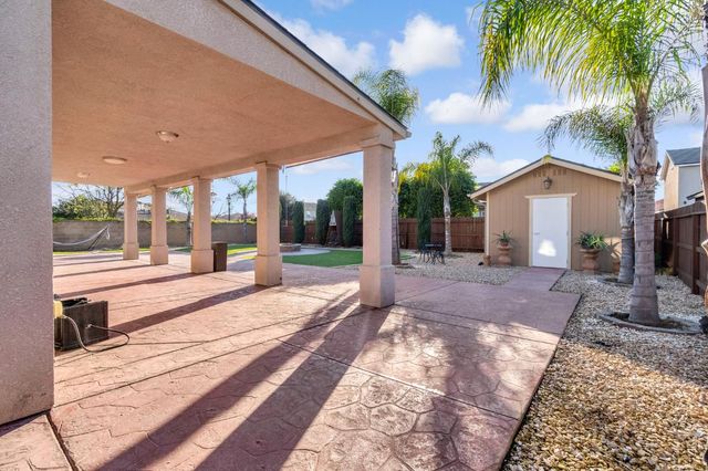 877 Sandra Avenue, Sanger, CA 93657