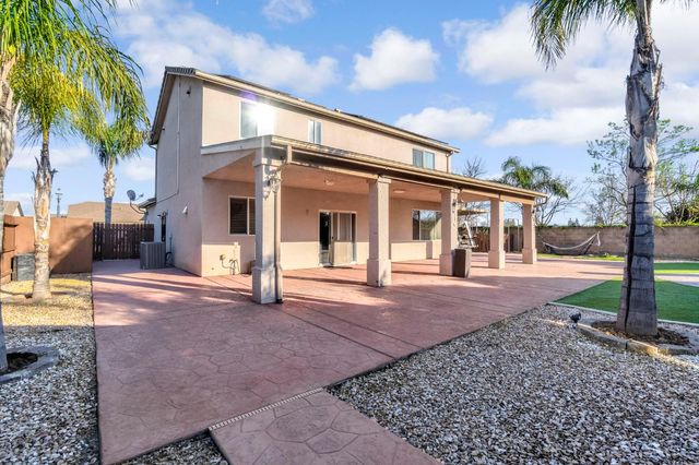 877 Sandra Avenue, Sanger, CA 93657