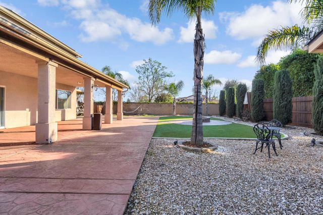 877 Sandra Avenue, Sanger, CA 93657