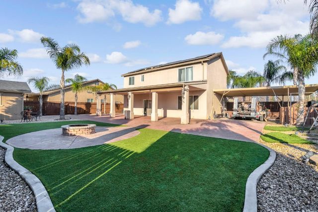 877 Sandra Avenue, Sanger, CA 93657