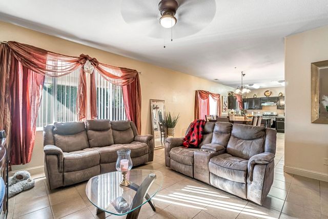 877 Sandra Avenue, Sanger, CA 93657