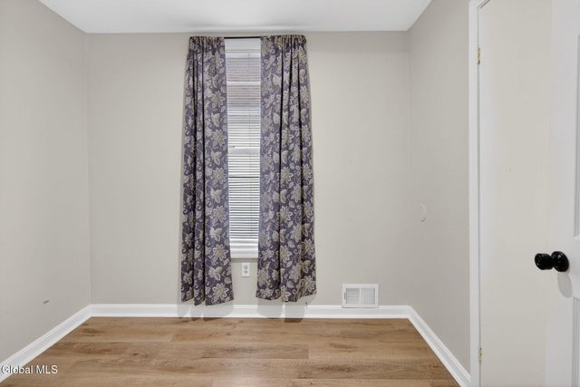 4 Daggett Terrace, Schenectady, NY 12307