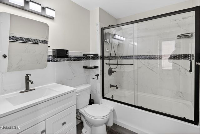 4 Daggett Terrace, Schenectady, NY 12307