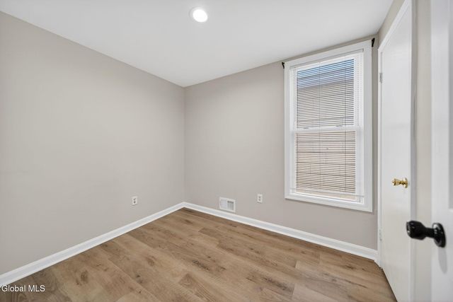 4 Daggett Terrace, Schenectady, NY 12307