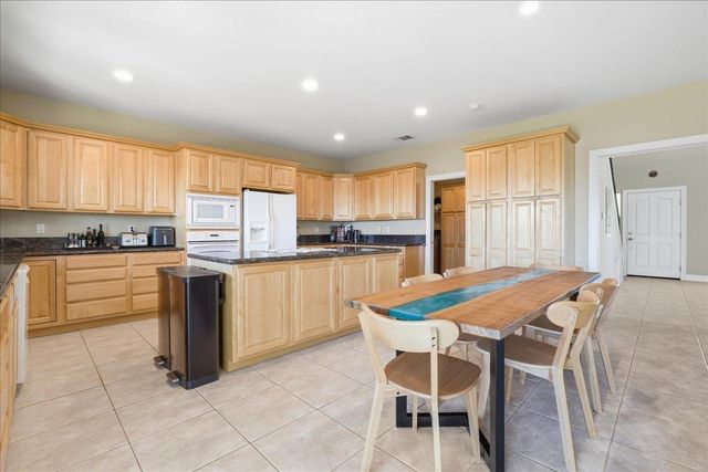 3100 Woodleigh Ln, Cameron Park, CA 95682