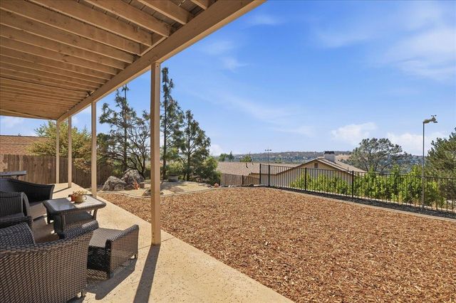 3100 Woodleigh Ln, Cameron Park, CA 95682