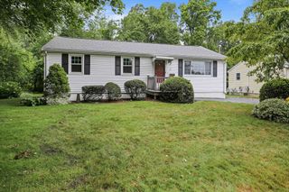 47 Hapgood Rd, Worcester, MA 01605