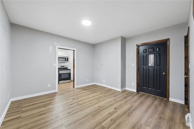 330 Braeburn Rd, Lower Burrell, PA 15068