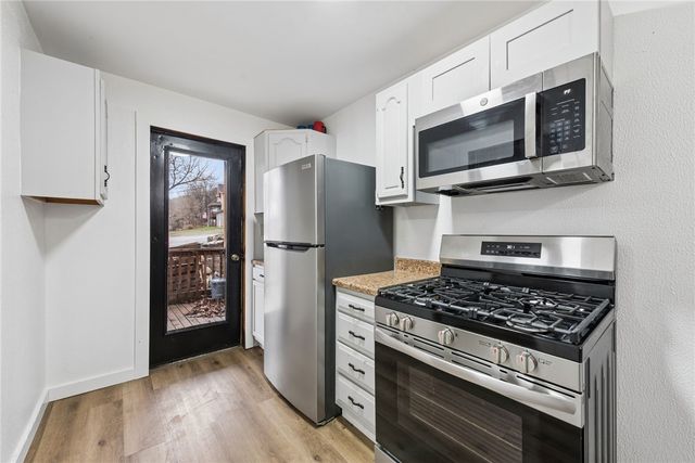 330 Braeburn Rd, Lower Burrell, PA 15068