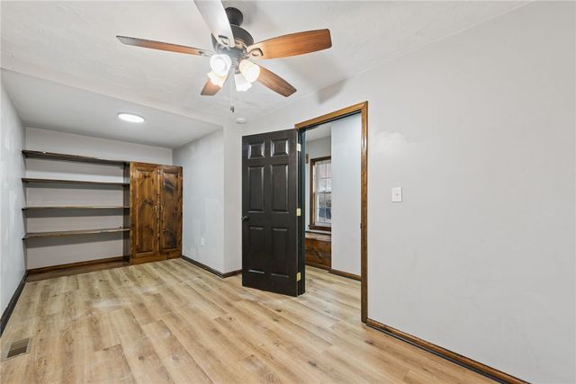 330 Braeburn Rd, Lower Burrell, PA 15068