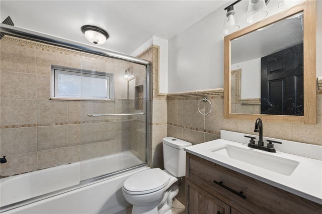 330 Braeburn Rd, Lower Burrell, PA 15068