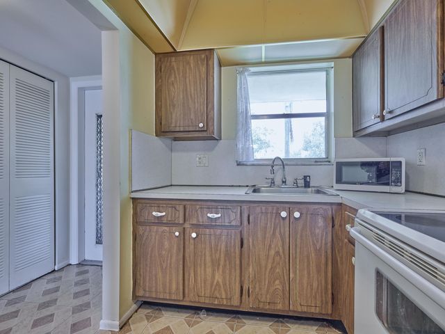 3091 E Sunrise Lakes Drive E 212, Sunrise, FL 33322
