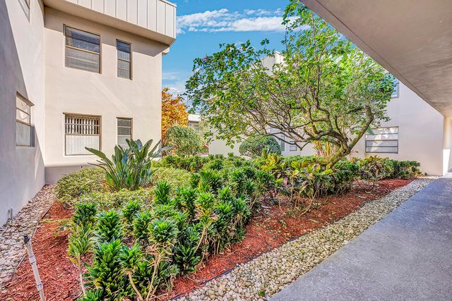 162 Capri D, Delray Beach, FL 33484