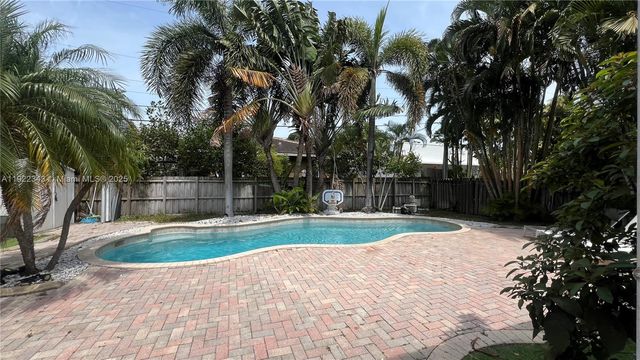 1401 NE 14th Ct, Fort Lauderdale, FL 33304