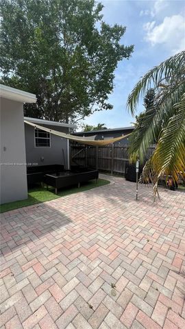 1401 NE 14th Ct, Fort Lauderdale, FL 33304