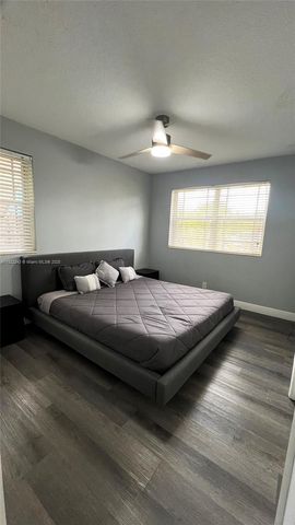 1401 NE 14th Ct, Fort Lauderdale, FL 33304