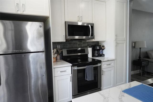 1401 NE 14th Ct, Fort Lauderdale, FL 33304