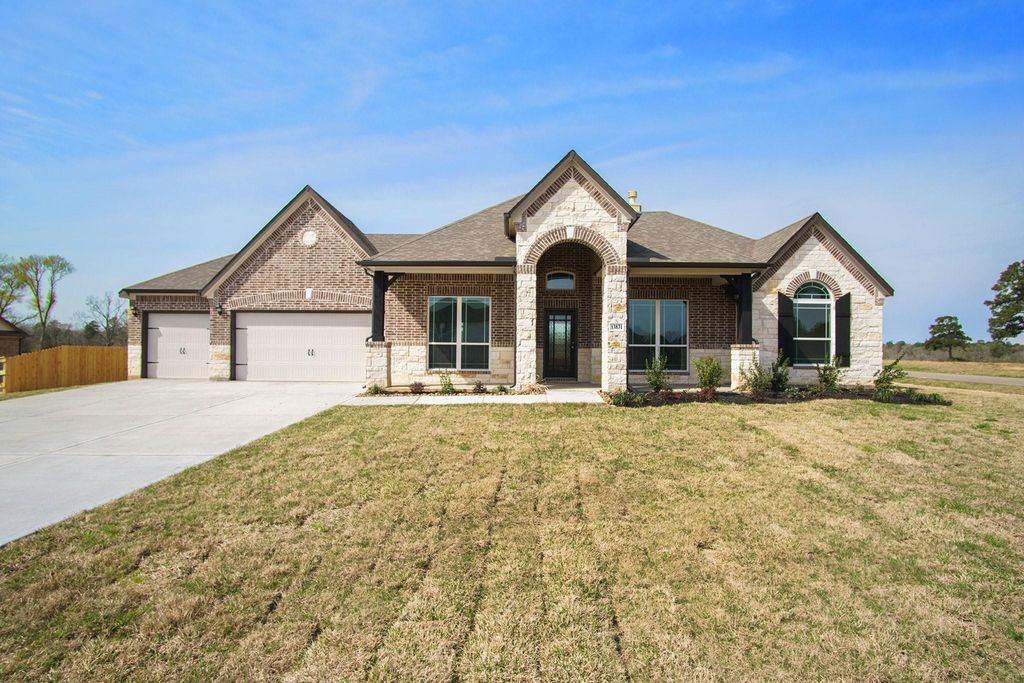 13637 Armstrong, Conroe, TX 77303