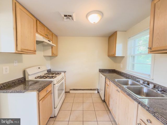 4509 HAMILTON DR, Woodbridge, VA 22193