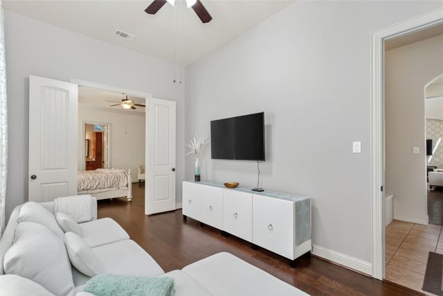 200 San Bernard Drive, Irving, TX 75039