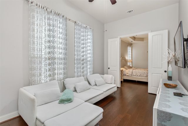200 San Bernard Drive, Irving, TX 75039