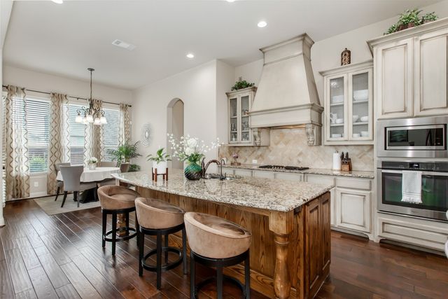 200 San Bernard Drive, Irving, TX 75039