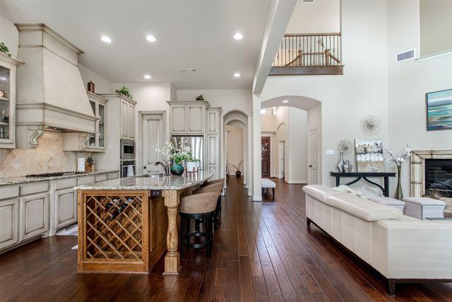 200 San Bernard Drive, Irving, TX 75039
