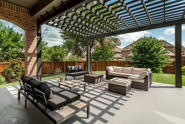 200 San Bernard Drive, Irving, TX 75039