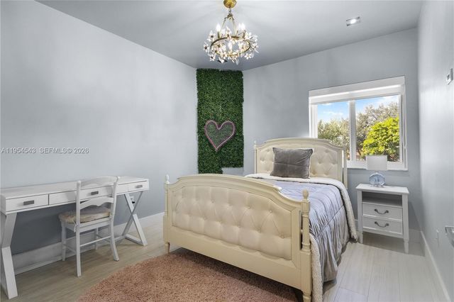 5869 NW 112th Ct, Doral, FL 33178