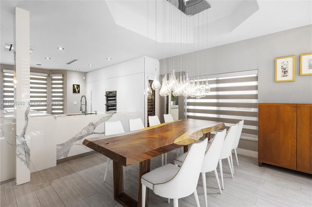 5869 NW 112th Ct, Doral, FL 33178