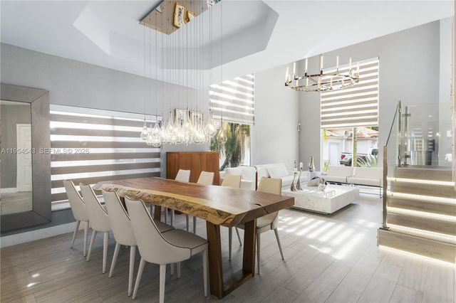 5869 NW 112th Ct, Doral, FL 33178