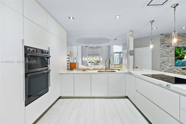 5869 NW 112th Ct, Doral, FL 33178