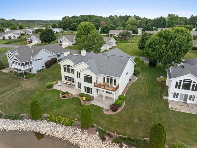 1505 Blue Heron DRIVE, Two Rivers, WI 54241