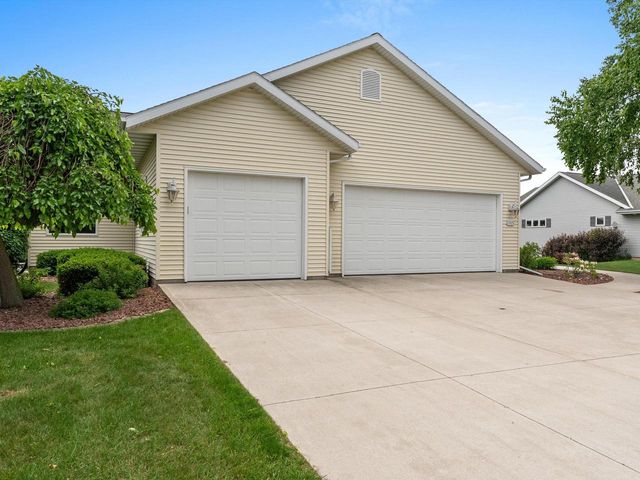 1505 Blue Heron DRIVE, Two Rivers, WI 54241
