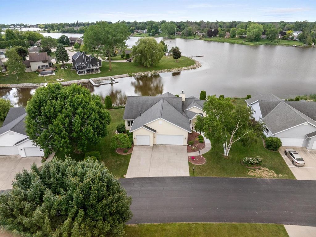 1505 Blue Heron DRIVE, Two Rivers, WI 54241
