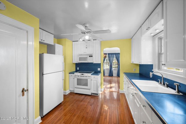 3215 Goddard Road, Toledo, OH 43606