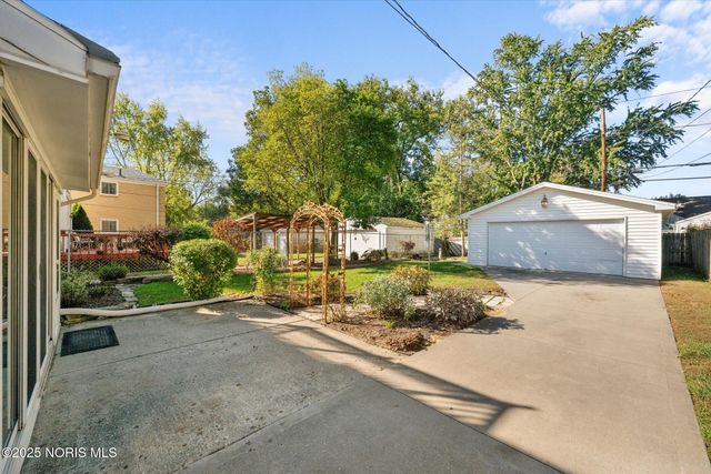 3215 Goddard Road, Toledo, OH 43606