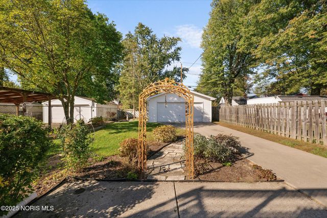 3215 Goddard Road, Toledo, OH 43606