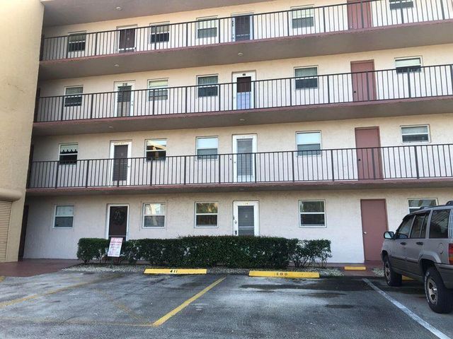 225 Bonnie Boulevard 109, Palm Springs, FL 33461