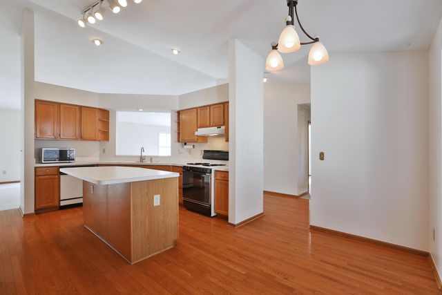 4638 Mossrock Drive, Hilliard, OH 43026