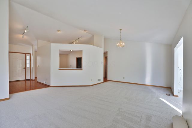 4638 Mossrock Drive, Hilliard, OH 43026