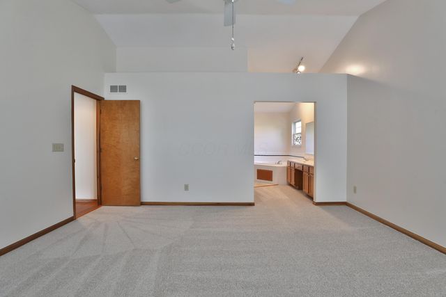 4638 Mossrock Drive, Hilliard, OH 43026