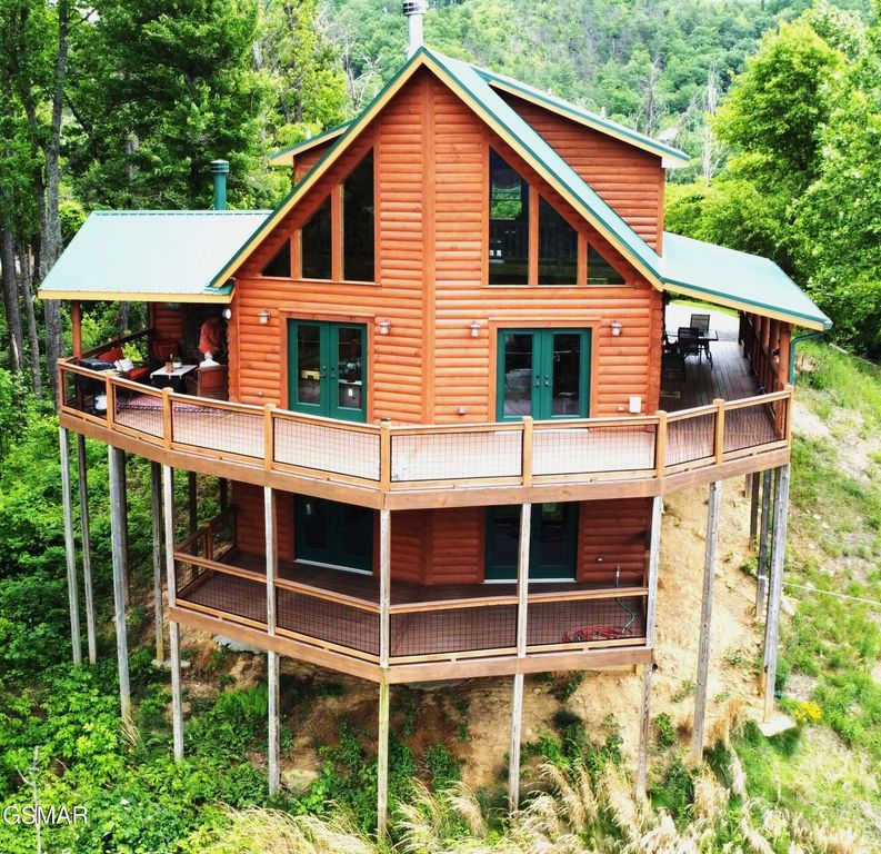 2266 Lone Ridge Drive, Sevierville, TN 37862
