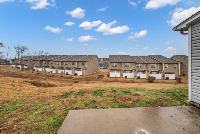 612 Bradburn Village Cir, Antioch, TN 37013