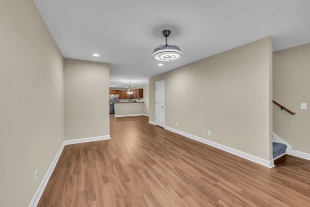 612 Bradburn Village Cir, Antioch, TN 37013