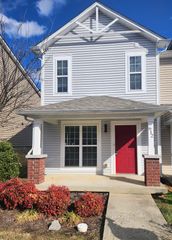 612 Bradburn Village Cir, Antioch, TN 37013